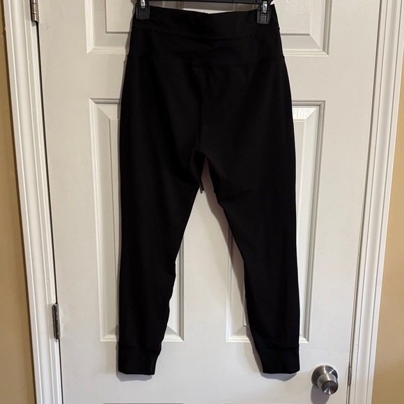 Vuori Women's Black Daily Leggings - Picture 4 of 4